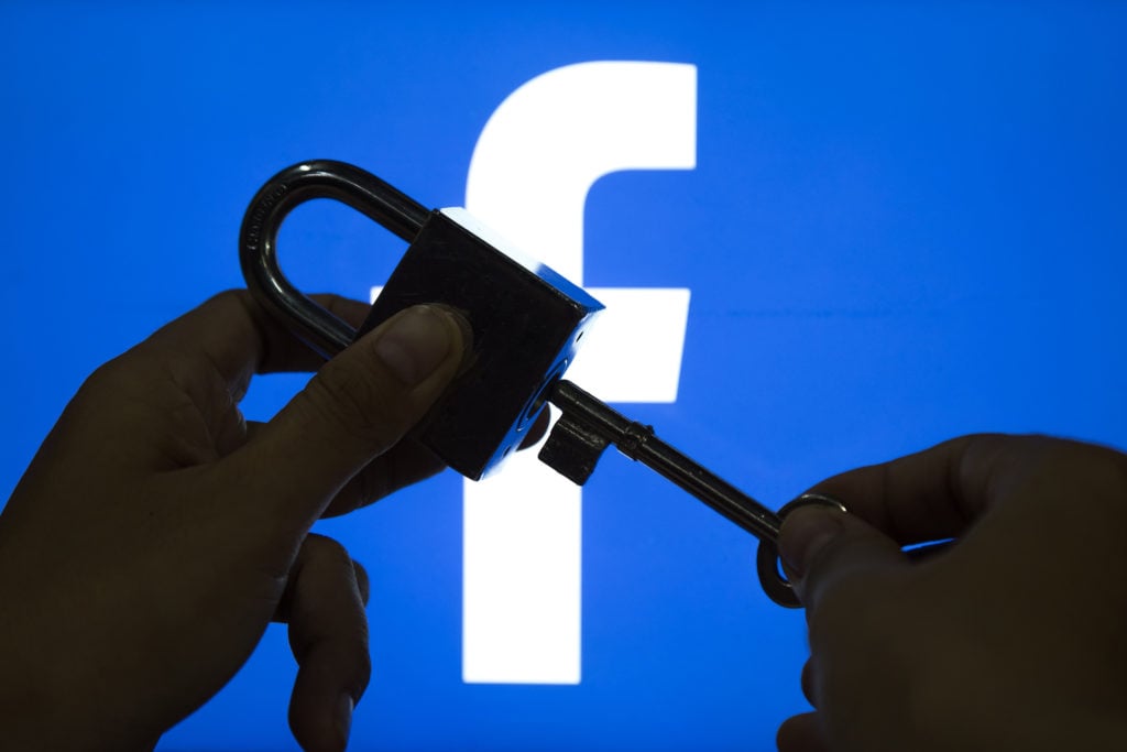استرجاع حساب الفيسبوك المخترق أو في حال نسيت كلمة السر